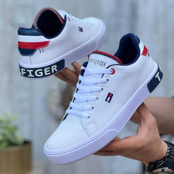 TOMMY CASUAL